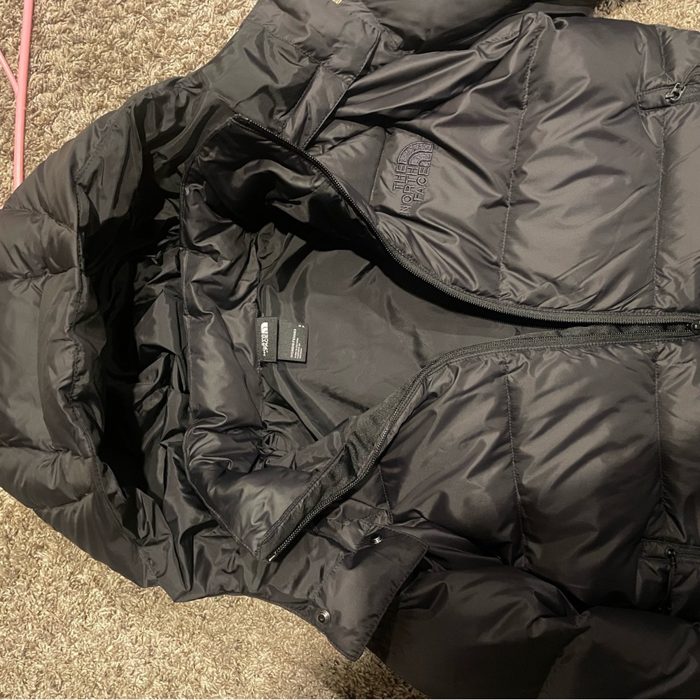 Women's North Face Black Puffer Coat - Picture 4 of 8
